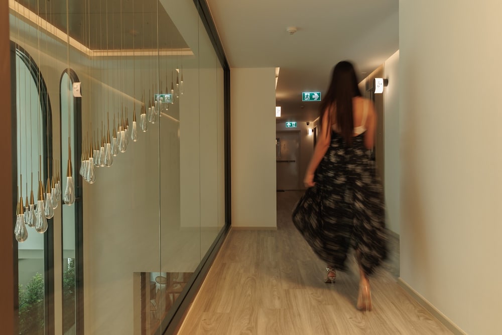 Corridor 2407 — Bangkok — photo 2