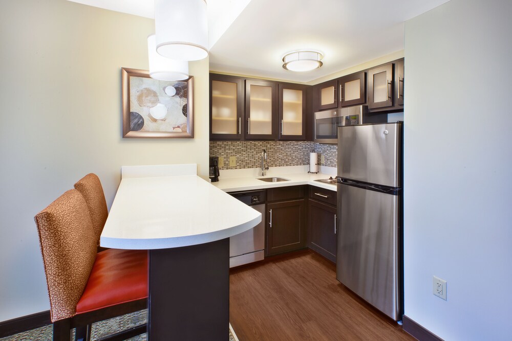 Staybridge Suites Cleveland Mayfield Heights Beachwood by IHG - photo 7