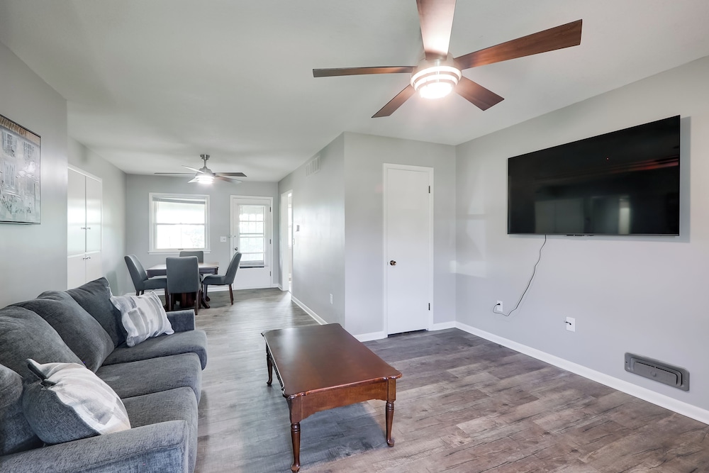 5 Mi to Zoo: Family Retreat in Wichita in Wichita, United States