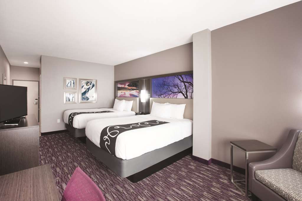 La Quinta Inn & Suites by Wyndham Kingsville - photo 7