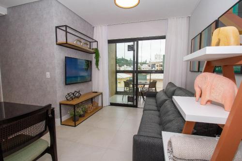 Adra 304 Apartamento no centro de Bombinhas Rooftop com piscina e academia À poucos metros da praia