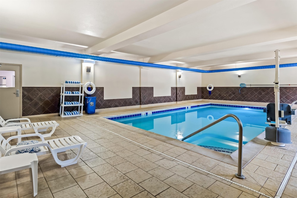 Hampton Inn Laramie - photo 41