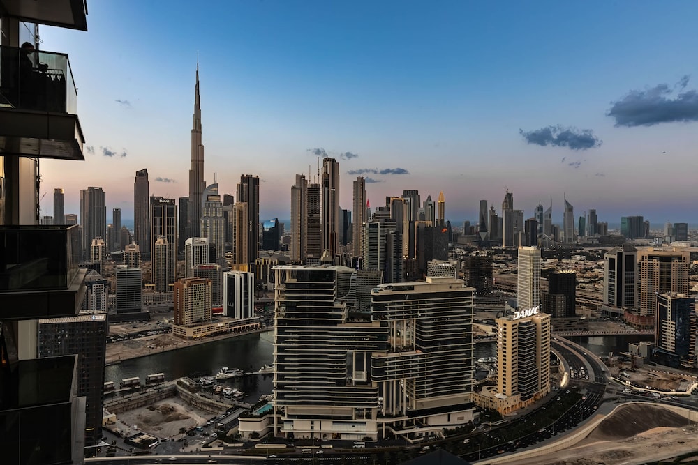 ALiving Luxury 1BR Paramount Tower Business bay with Burj Khalifa View 6203 in Dubai, United Arab Emirates