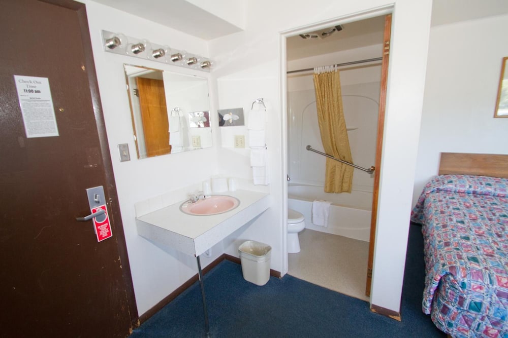 Brooks Street Motor Inn - photo 28