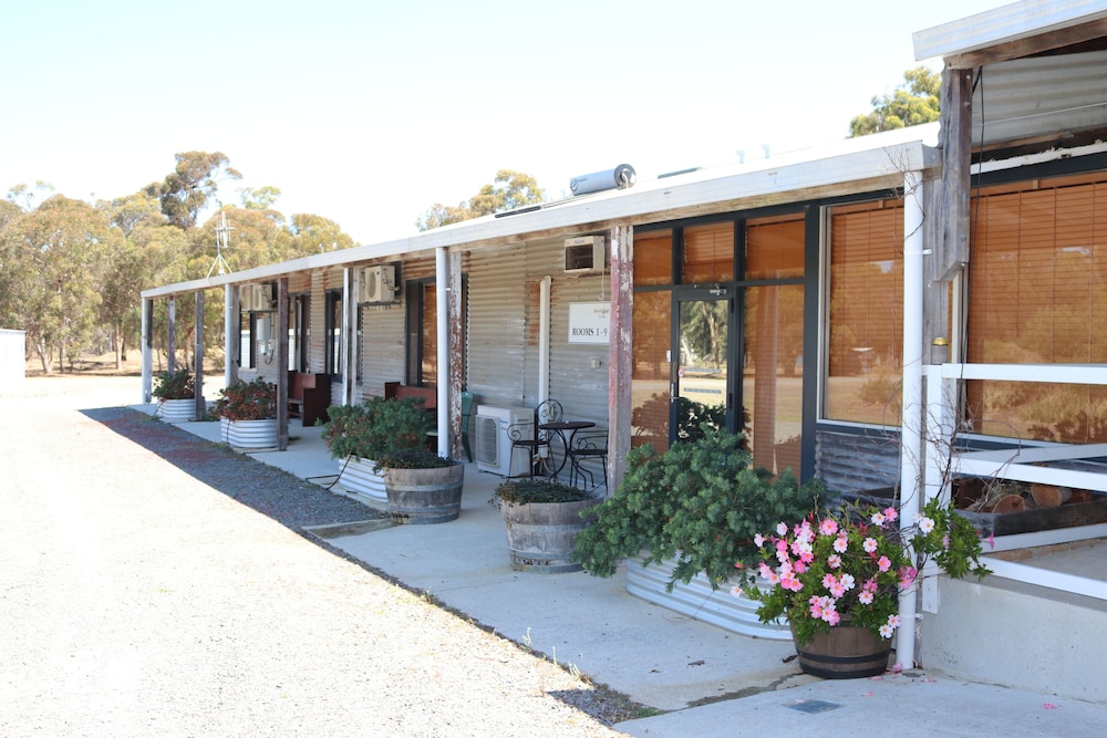 Kendenup Lodge and Cottages — 4-Star Luxury Hotel in Albany, Australia