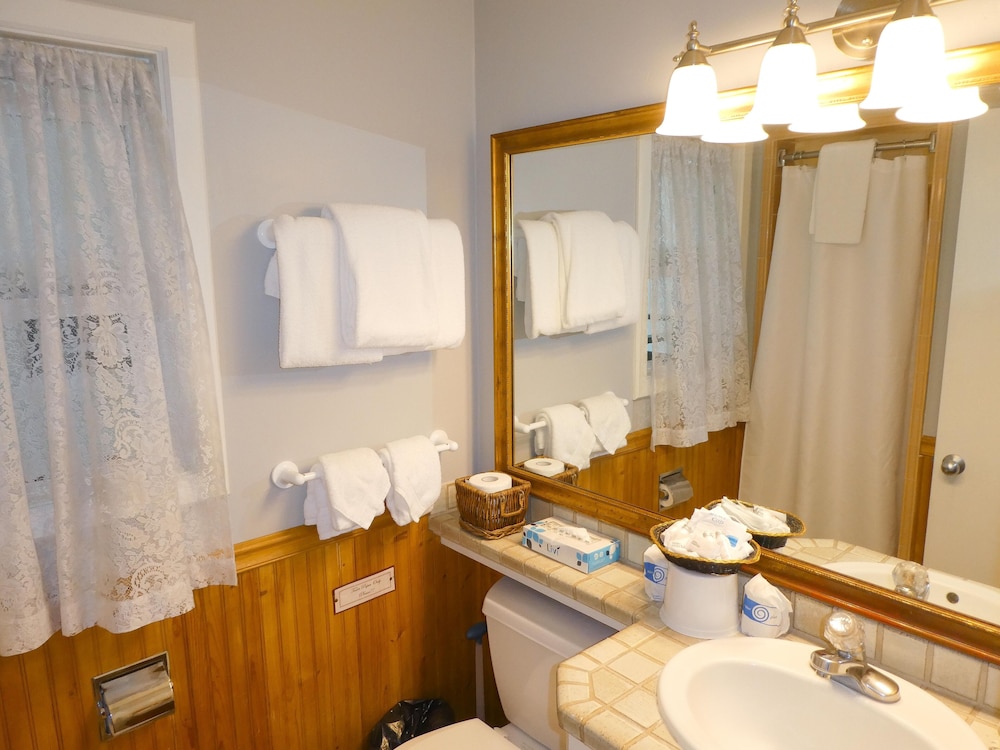 Carmel Fireplace Inn - photo 41