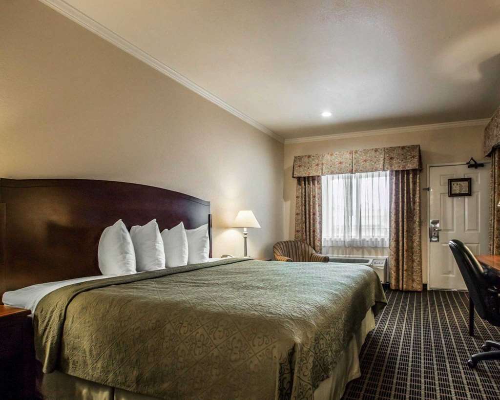 Quality Inn Temecula Valley Wine Country - photo 8