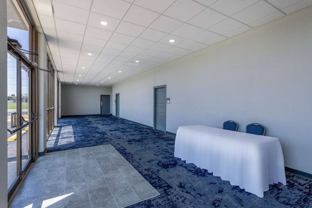 Wingate by Wyndham Wichita Airport - photo 25