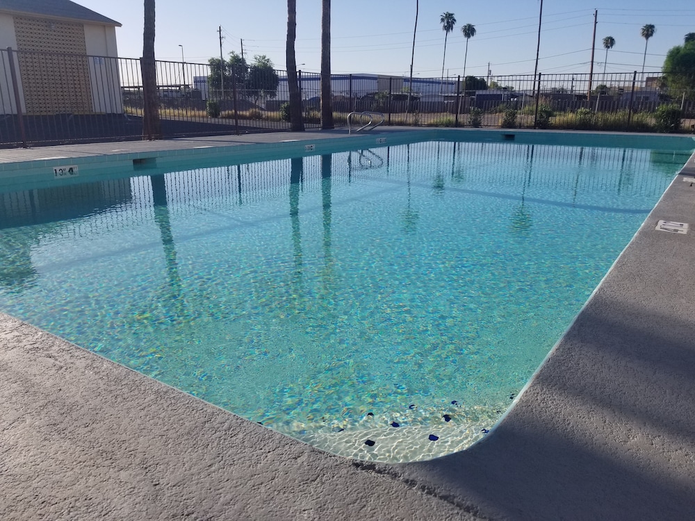 Travel Inn In Phoenix - photo 12