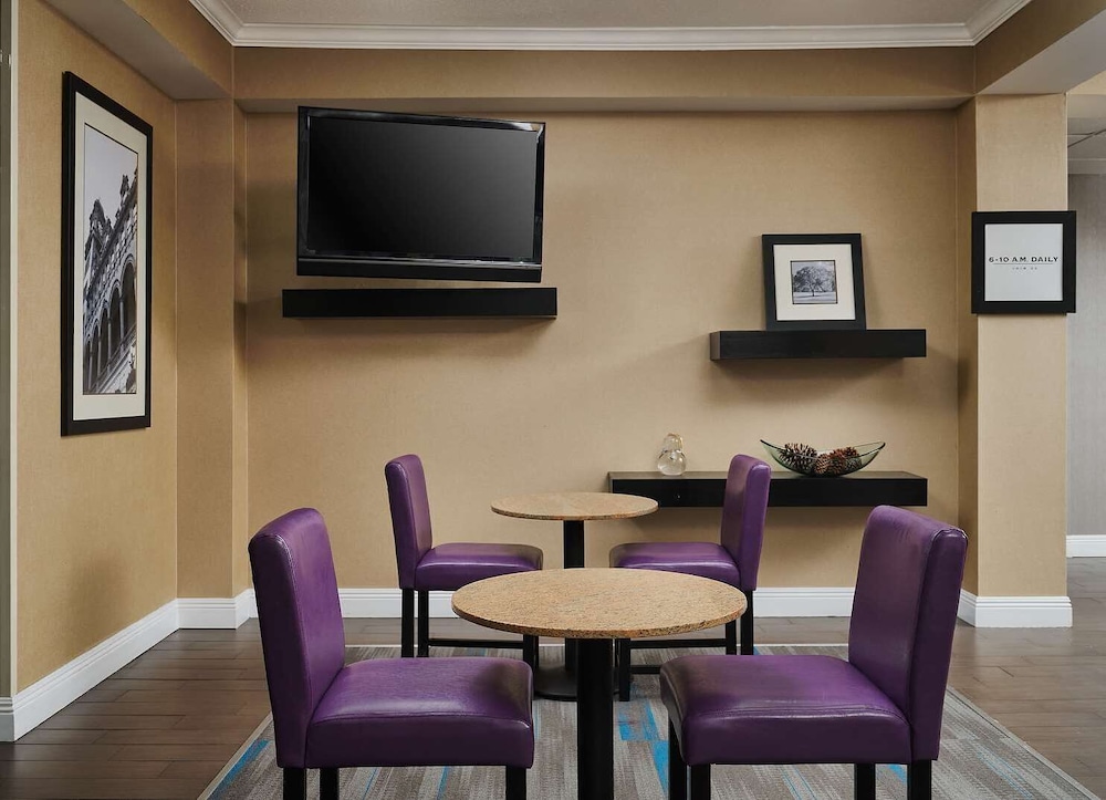 Hampton Inn Covington - photo 4