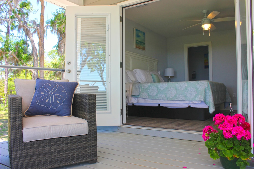 Darien Waterfront Inn - photo 5