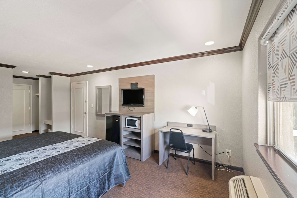 Americas Best Value Inn & Suites Brenham - photo 11