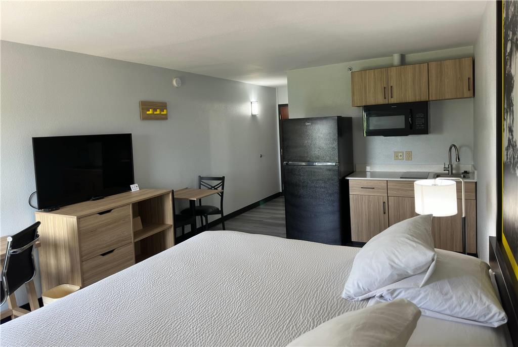 Super 8 by Wyndham Alexandria LA - photo 22