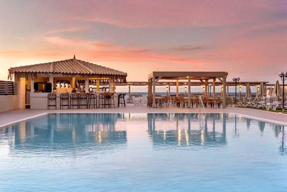 Zeus Hotels Neptuno Beach — Gazi