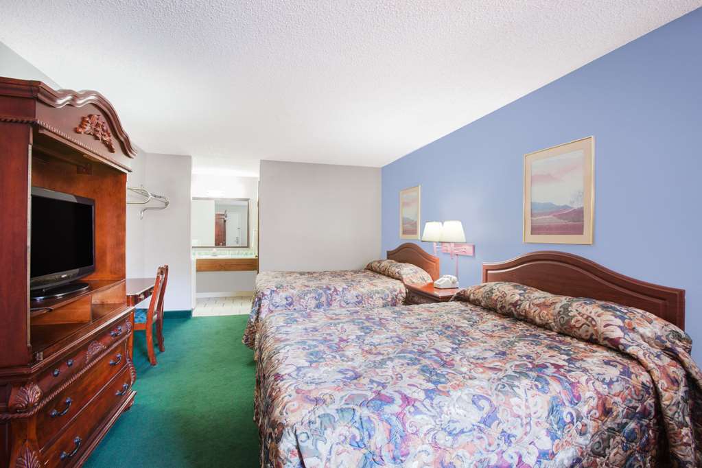 Super 8 by Wyndham Malvern - photo 16