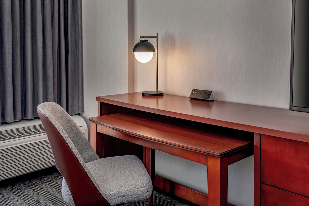Courtyard by Marriott Boston Andover - photo 12