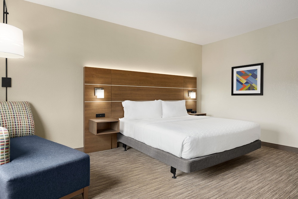 Holiday Inn Express & Suites Akron Regional Airport Area - photo 29