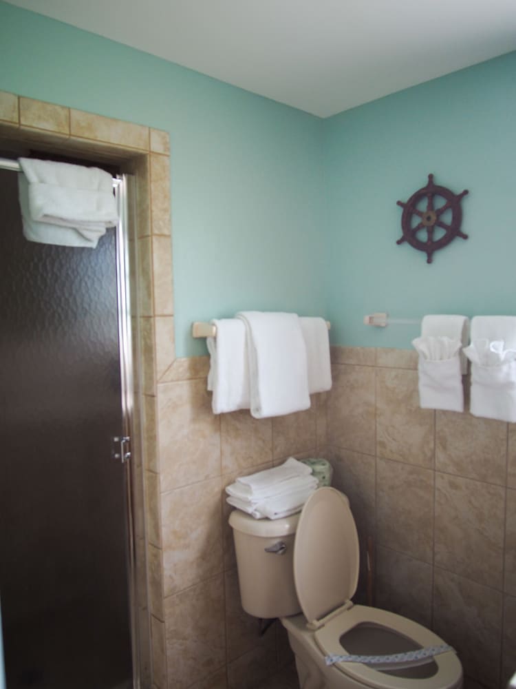Ragged Edge Resort & Marina - photo 44