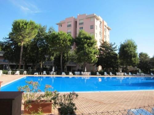 M072 Marcelli trilocale in residence con piscina — 4-Star Luxury Hotel in Marcelli, Italy