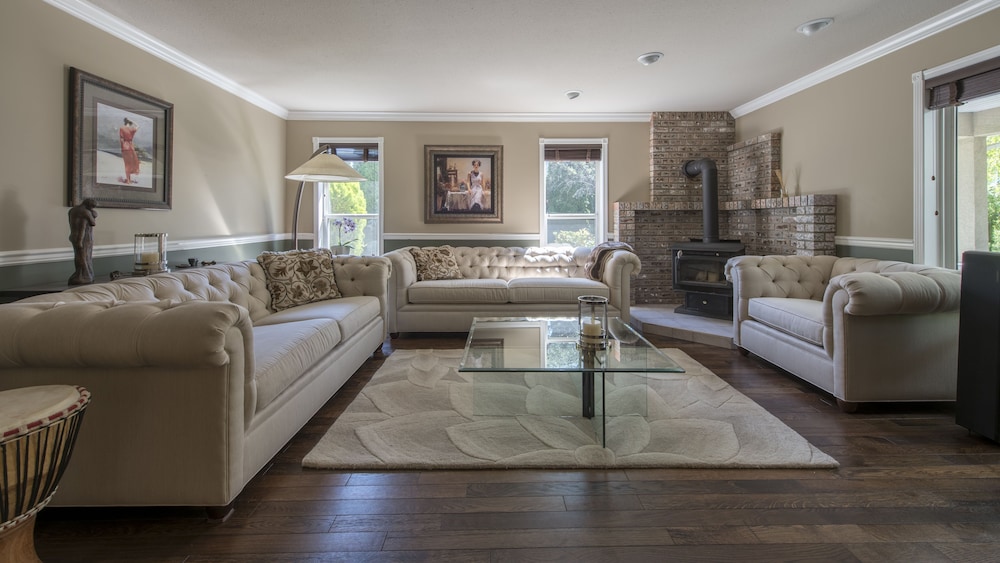 Munson Mountain Estates — 4-Star Luxury Hotel in Penticton, Canada
