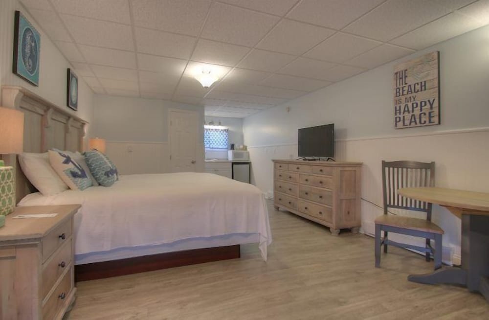 Mainsail Motel & Cottages - photo 8