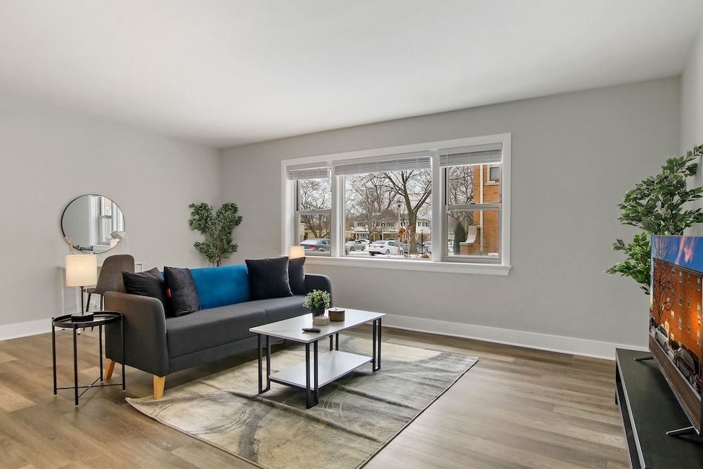 Fascinating 1BR Apartment close to Leisure Center Davis GDN — 4-Star Luxury Hotel in Skokie, United States