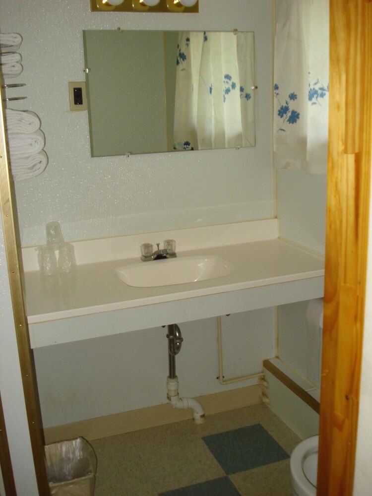 Cedar Grove Motel - photo 17