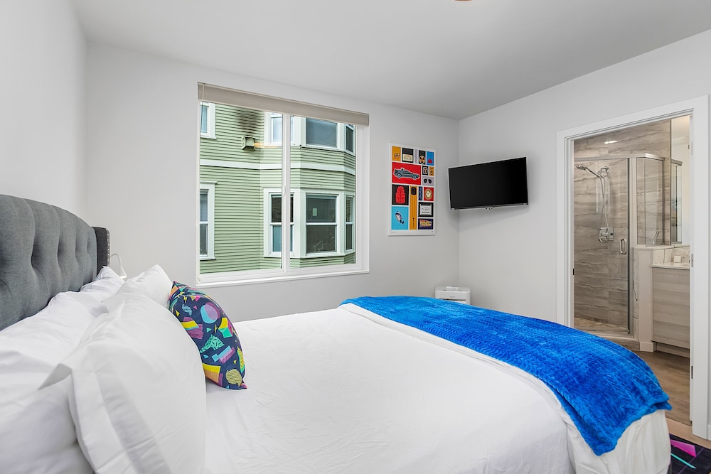 Back To The Future Sweet Suites - photo 6
