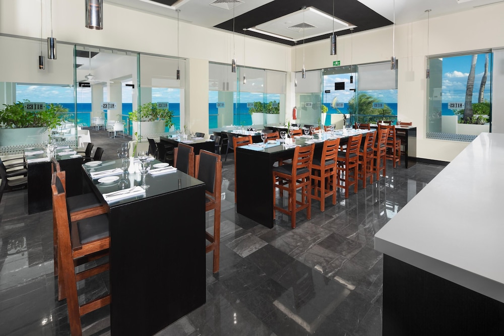 The Pyramid Cancun By Oasis All Inclusive