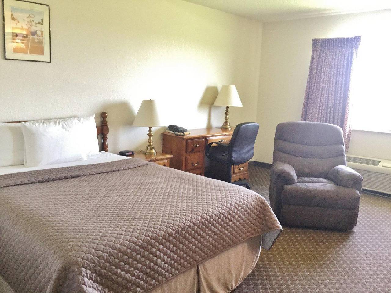 Americas Best Value Inn & Suites - photo 3
