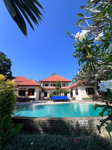 Beachfront Villa Jepun Segara — 4-Star Luxury Hotel in Banjar, Indonesia
