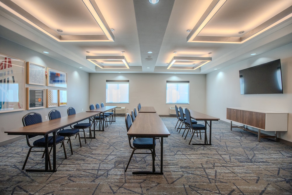 Holiday Inn Express Cleveland by IHG - photo 57