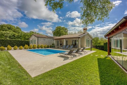 Celtis House Pool Whirlpool Sauna — 4-Star Luxury Hotel in Groznjan, Croatia