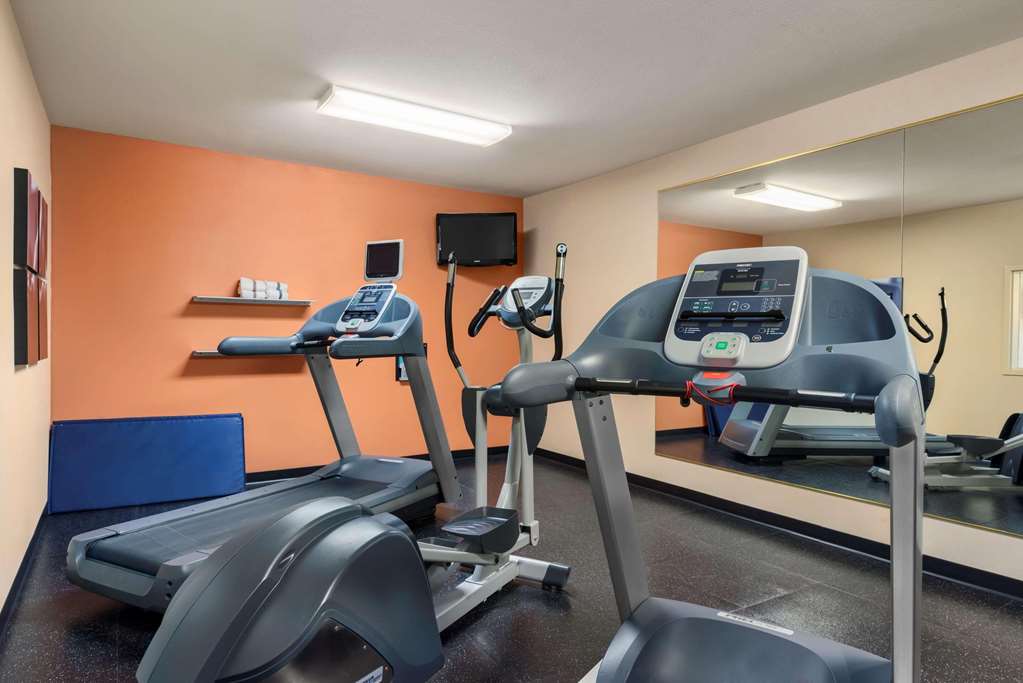 Country Inn & Suites by Radisson Peoria North IL - photo 15