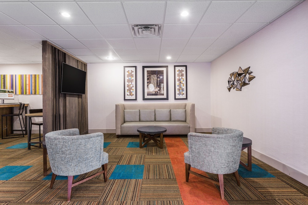 Holiday Inn Express and Suites Petersburg Fort Lee by IHG - photo 42