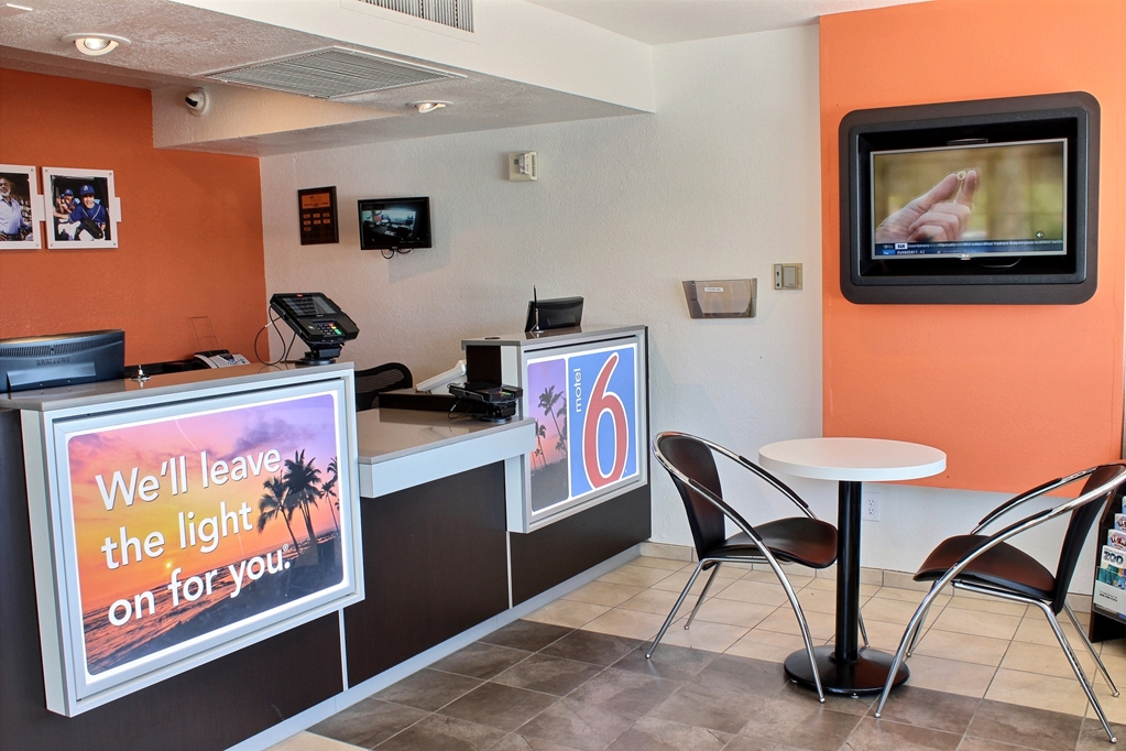 Motel 6 Coalinga CA East - photo 27