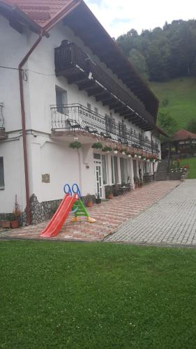 La Coana Mița Bran — Simon — photo 3