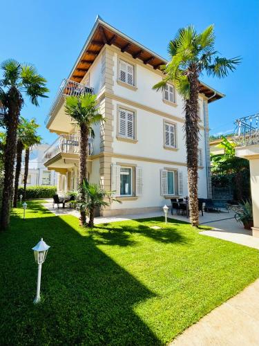 Villa Gianni Lux. Apt. Roma 5 — 4-Star Luxury Hotel in Lovran, Croatia