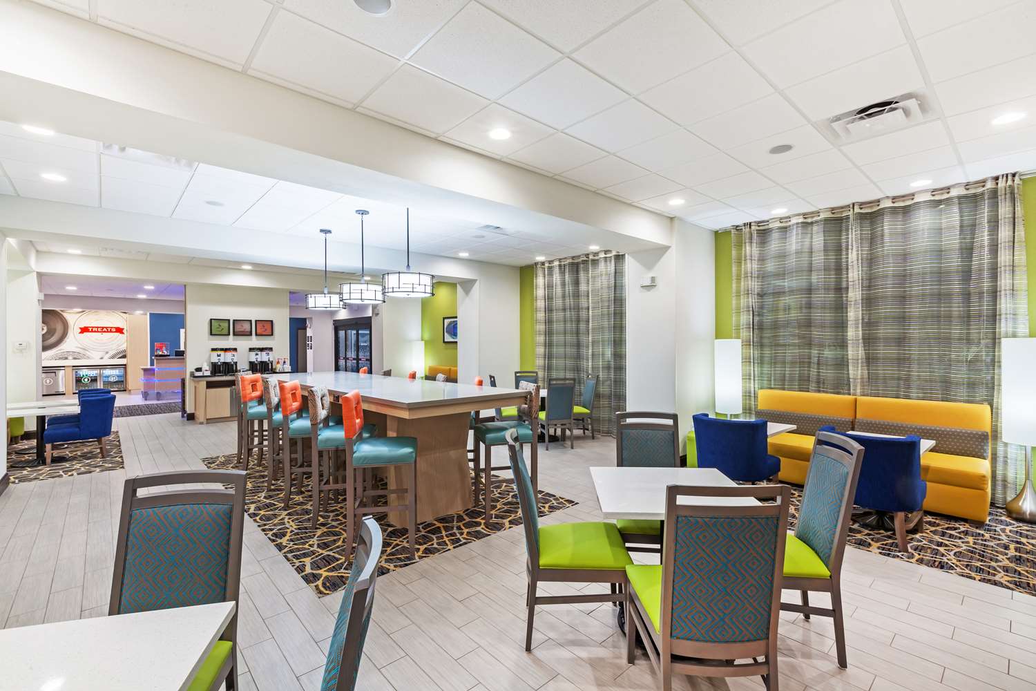Hampton Inn Ozona - photo 7