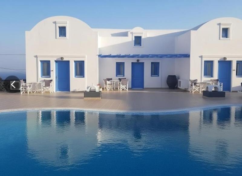 White Pearl Laokasti Suites — 4-Star Luxury Hotel in Oia, Greece