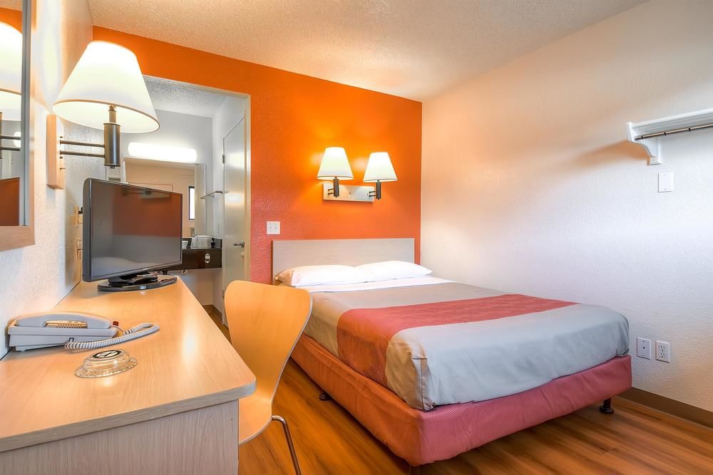 Motel 6 Los Angeles Harbor City - photo 19