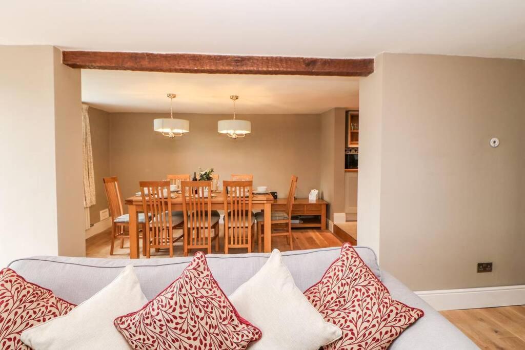 Luxurious 4 Bedroom Cottage in the Yorkshire Dales