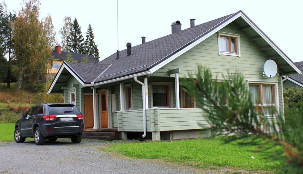 Nuppulanranta cottage by lake — 4-Star Luxury Hotel in Jaemsae, Finland