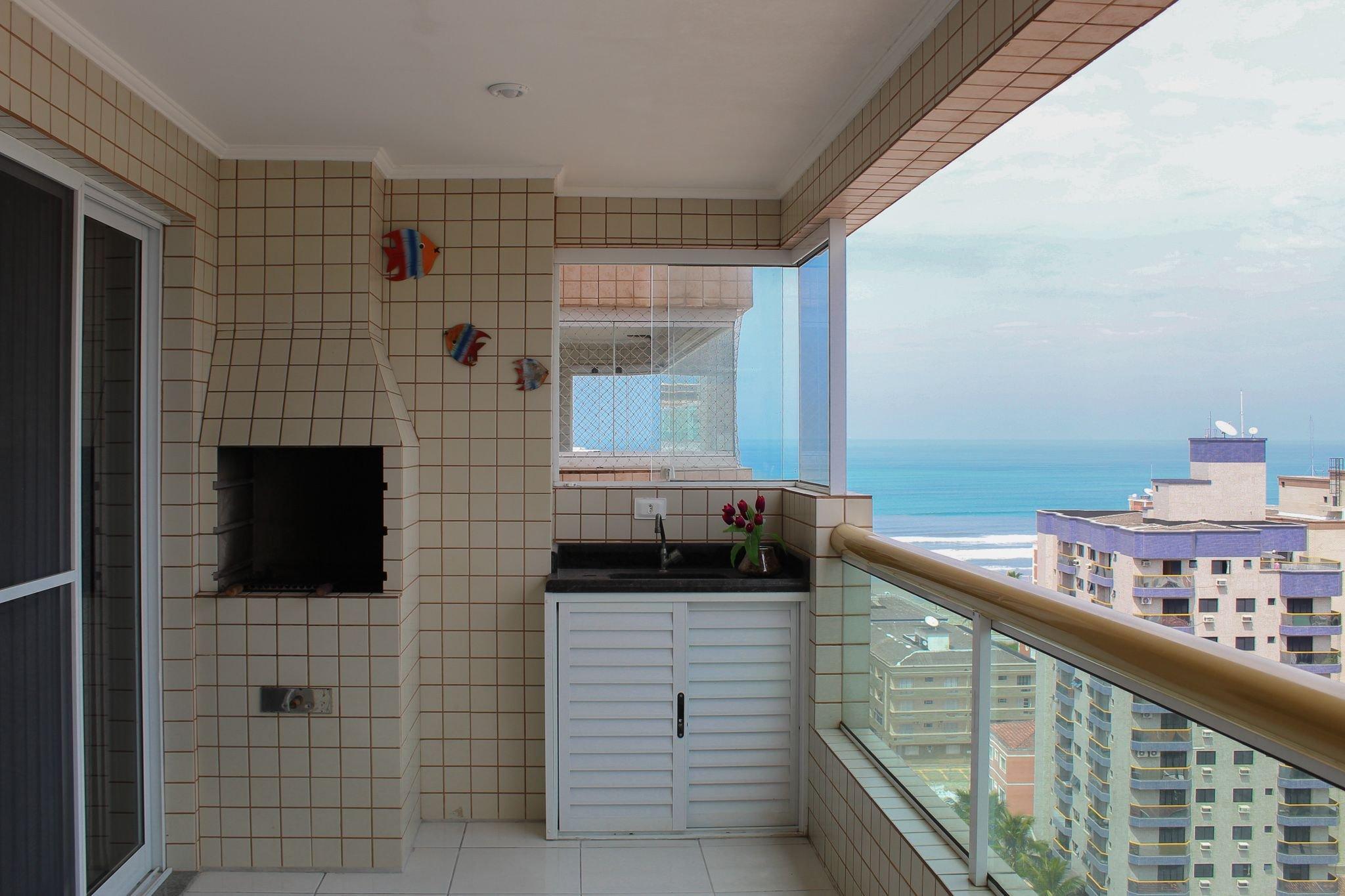 T005 Apto Vista Mar Sacada c Churrasqueira in Sao Vicente, Brasil