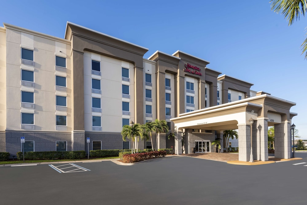 Hampton Inn & Suites Fort Myers Colonial Blvd - photo 44