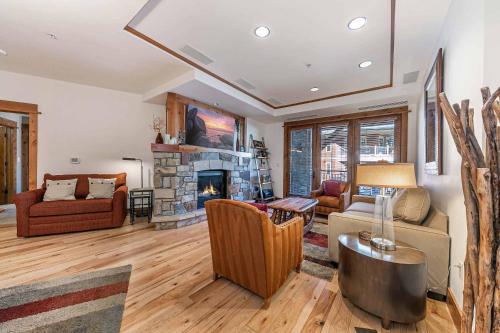 Big Horn Lodge 307 by East West Hospitality — 4-Star Luxury Hotel in Truckee, United States