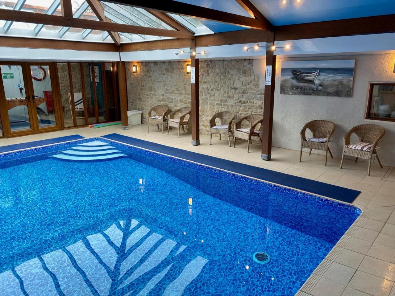Coombehayes Barn - carbon neutral hotel in Unknown City