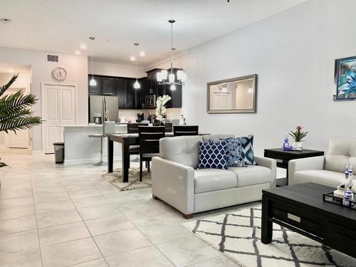 Luxury 2bd 2 bath Condo Home 221 — 4-Star Luxury Hotel in Kissimmee, United States