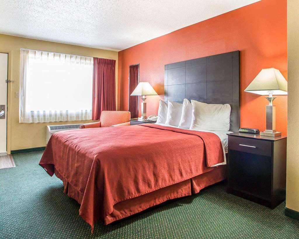 Quality Inn Morton at I 74 - photo 15