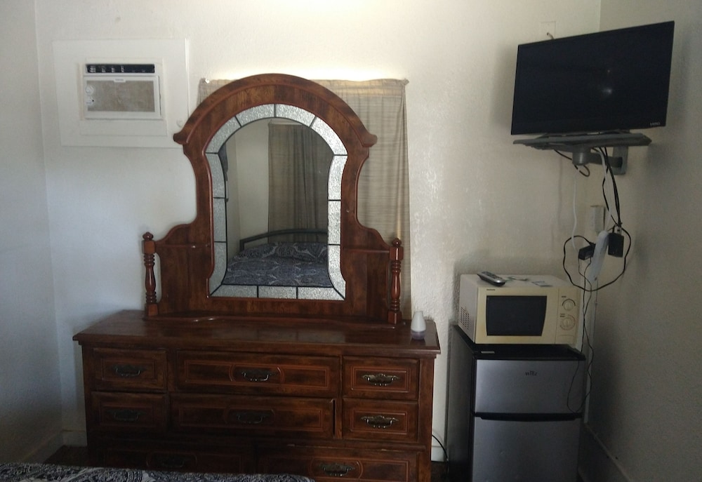 EL Amigo Motel - photo 13